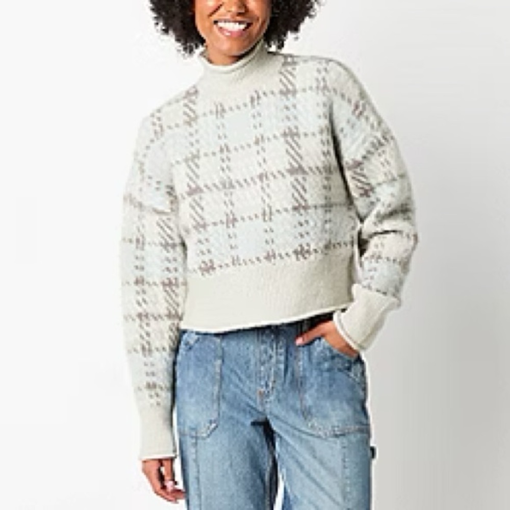 Arizona Jean Company Cream and Gray Cropped Plaid Turtleneck Sweater